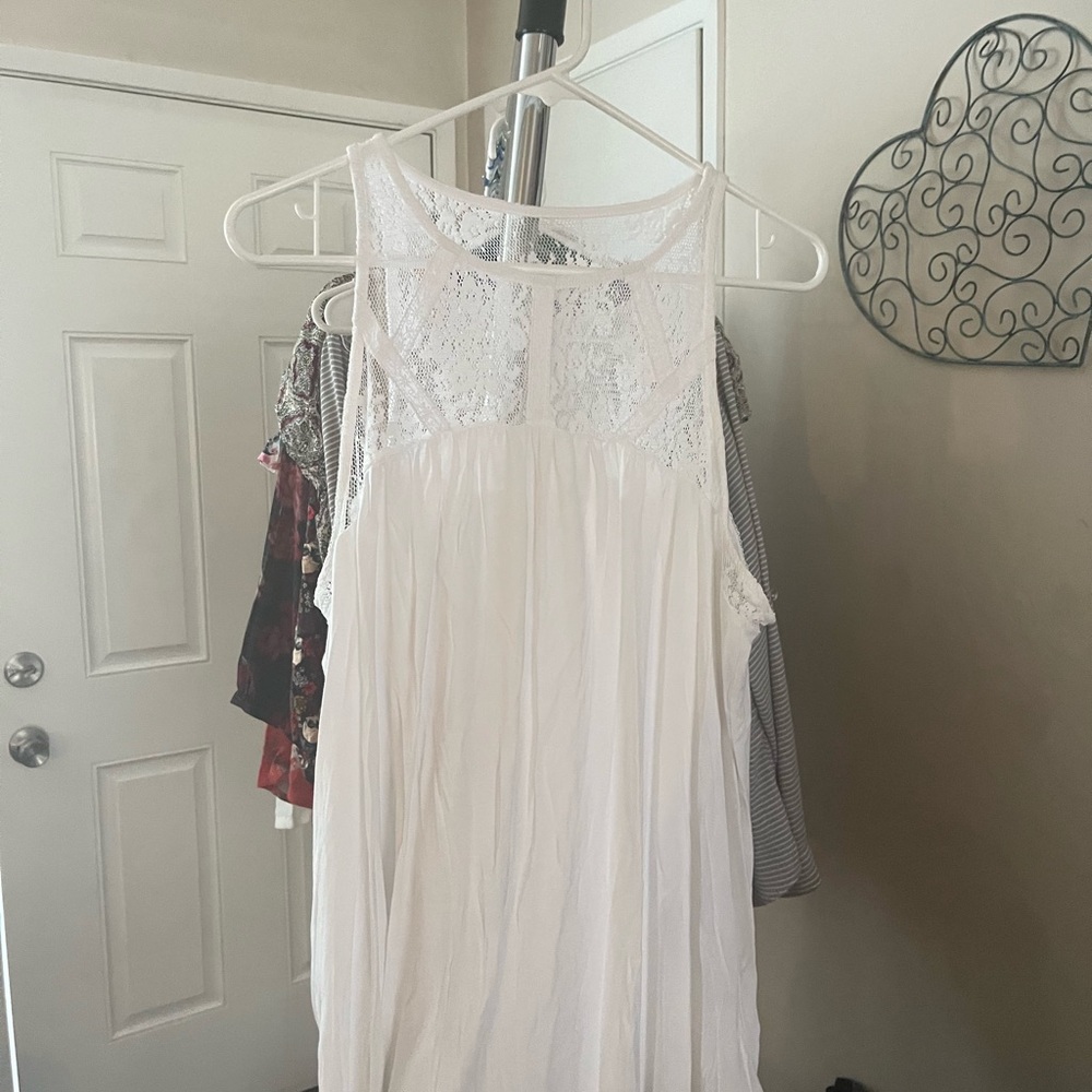 TORRID WHITE TANK 1